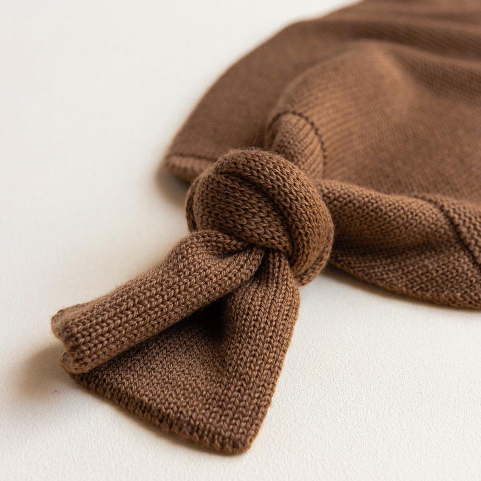 Cocoon voor baby's in de kleur Chocolate van HVID.