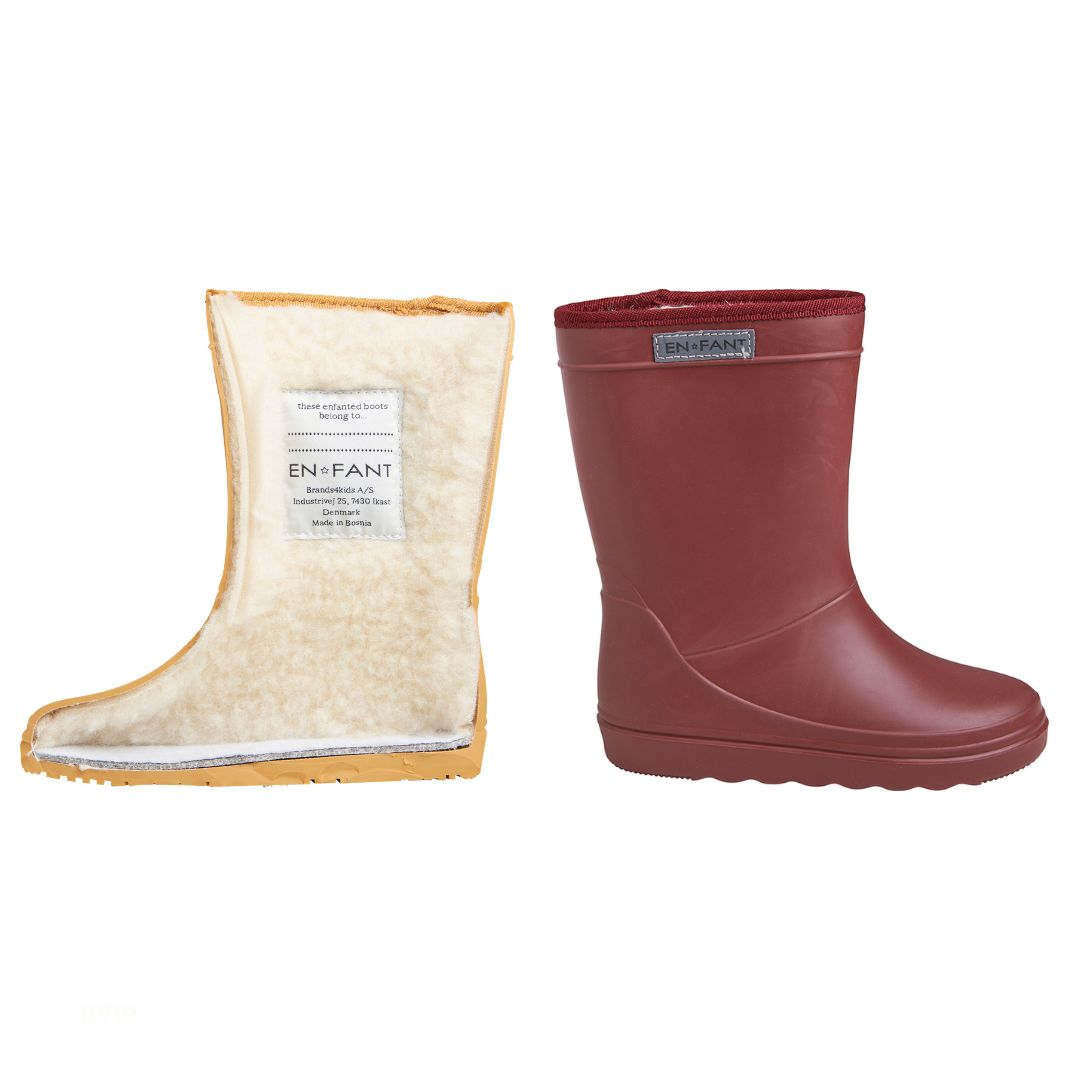 De thermoboots zijn gevoerd met wol aan de binnenzijde. De regenlaarzen zijn van ENFANT en rood van kleur.