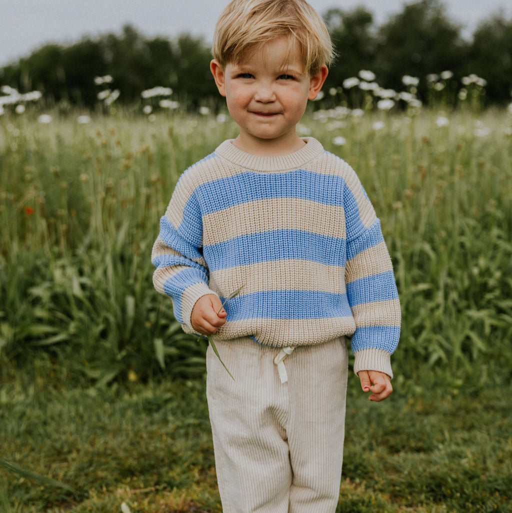Yuki Knitted Stripes Sweater voorkant aan bij jongen veraf