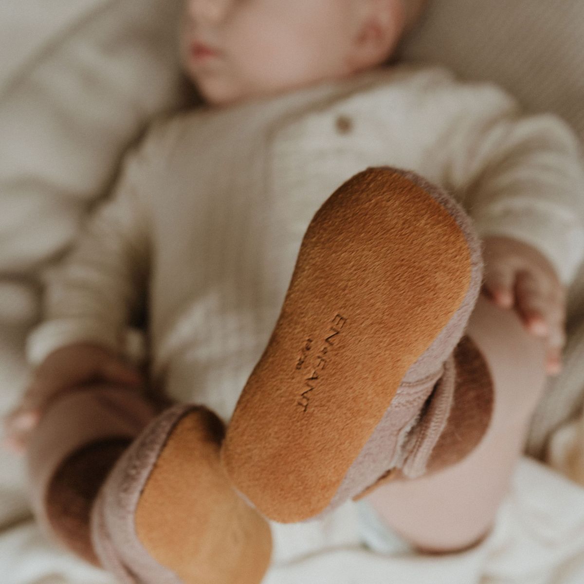 Babyslofjes wool rose - Charly's