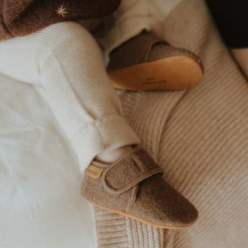 Babyslofjes wool bruin limited edition