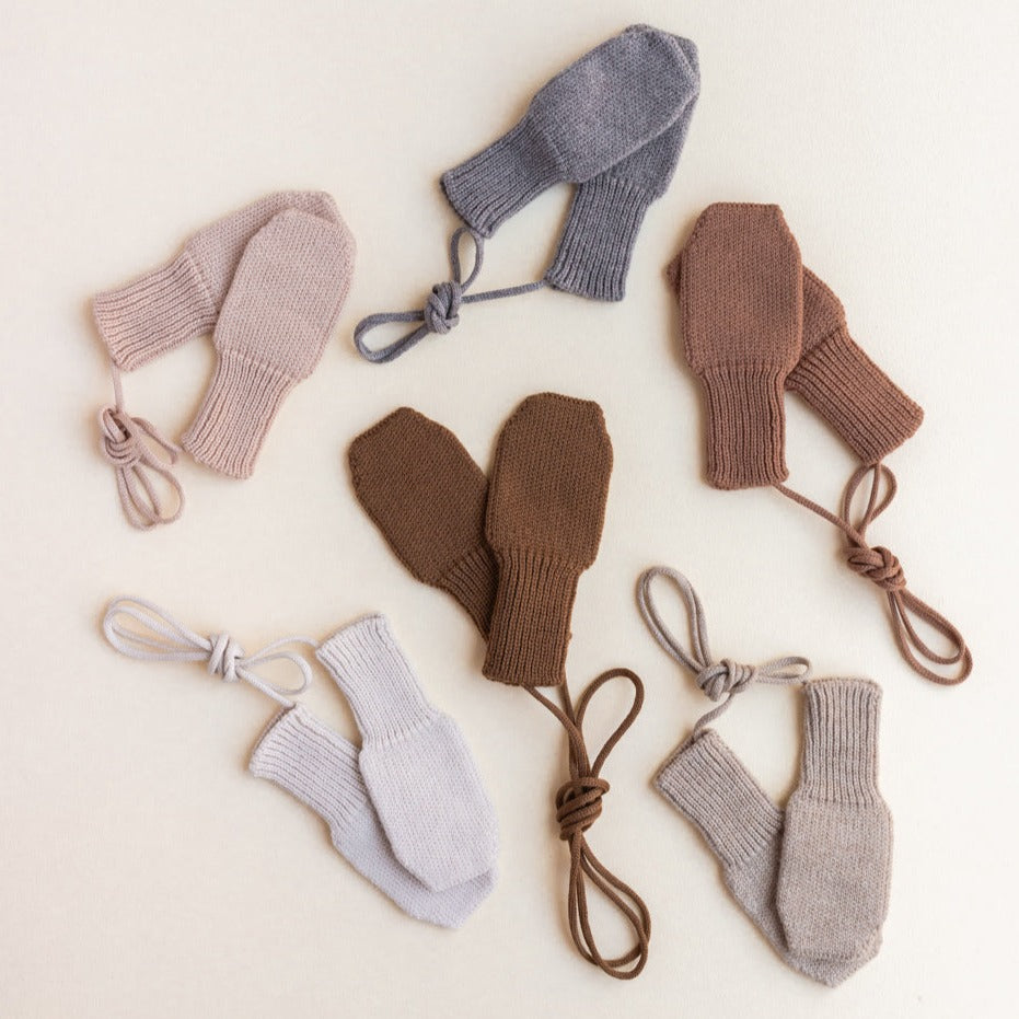 Gebreide handschoenen voor baby's / kinderen in verschillende kleuren van HVID.