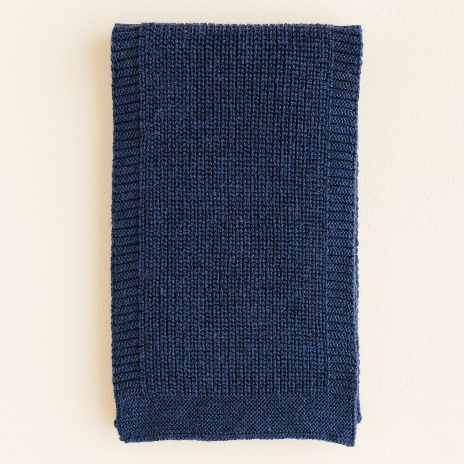 Gebreide sjaal voor baby's kinderen in de kleur blauw van HVID.