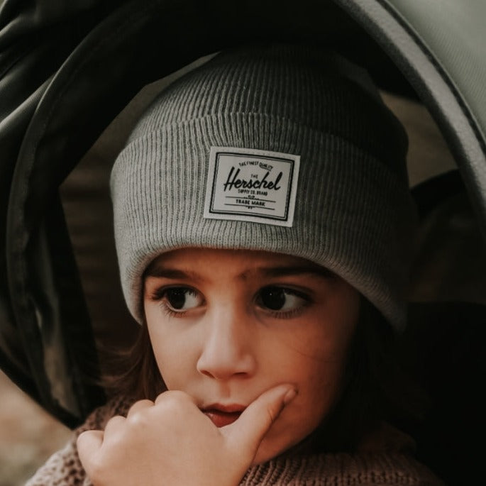 Beanie muts voor baby's en kinderen in de kleur grijs van Herschel.