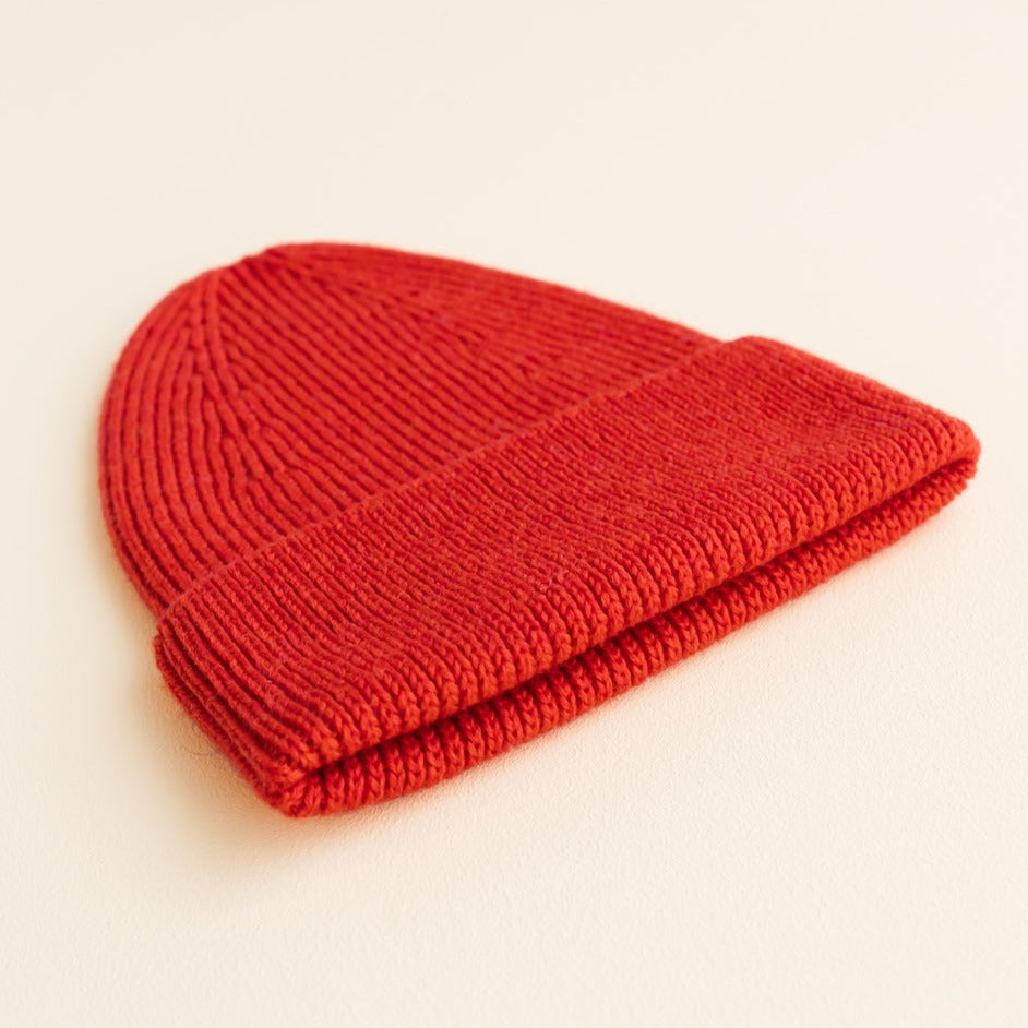 Rood (rood) beanie gebreid voor kids van HVID.