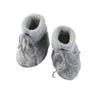 Slofjes gemaakt van wol in de kleur grijs voor baby's van het merk Engel Natur.