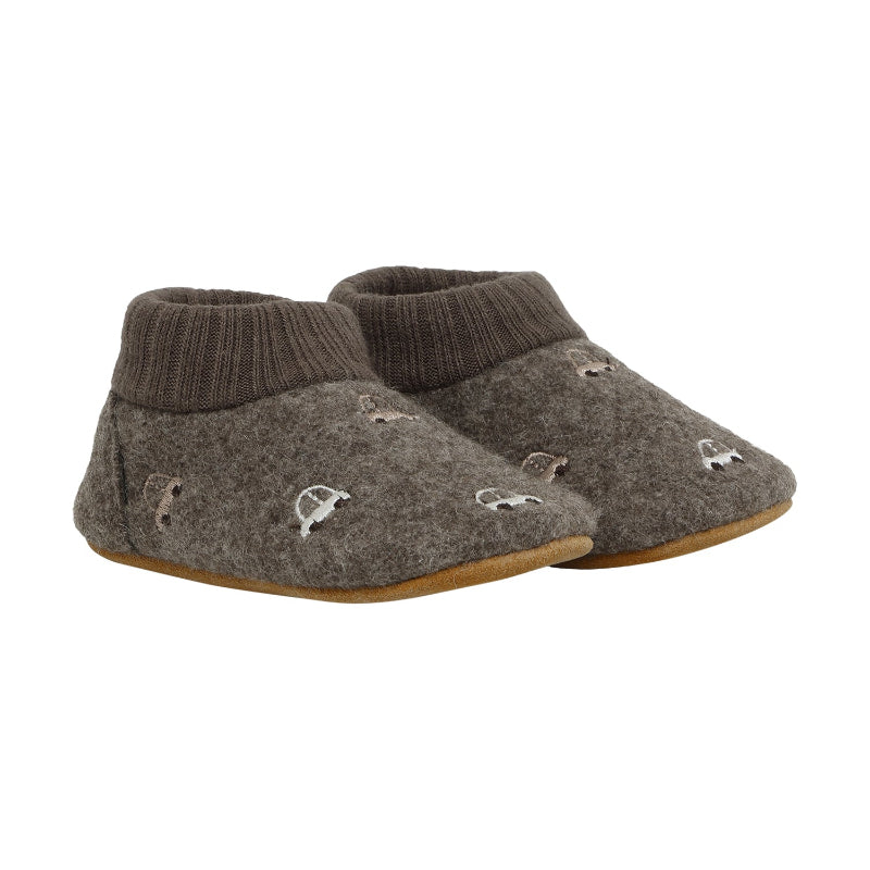 Babyslofjes walnut sterretje borduur