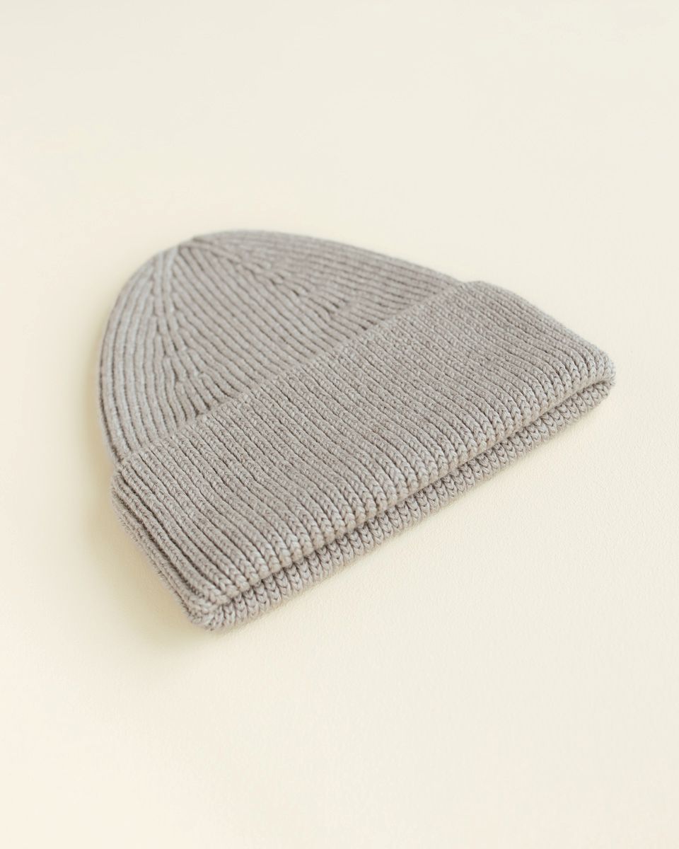 Beanie pebble