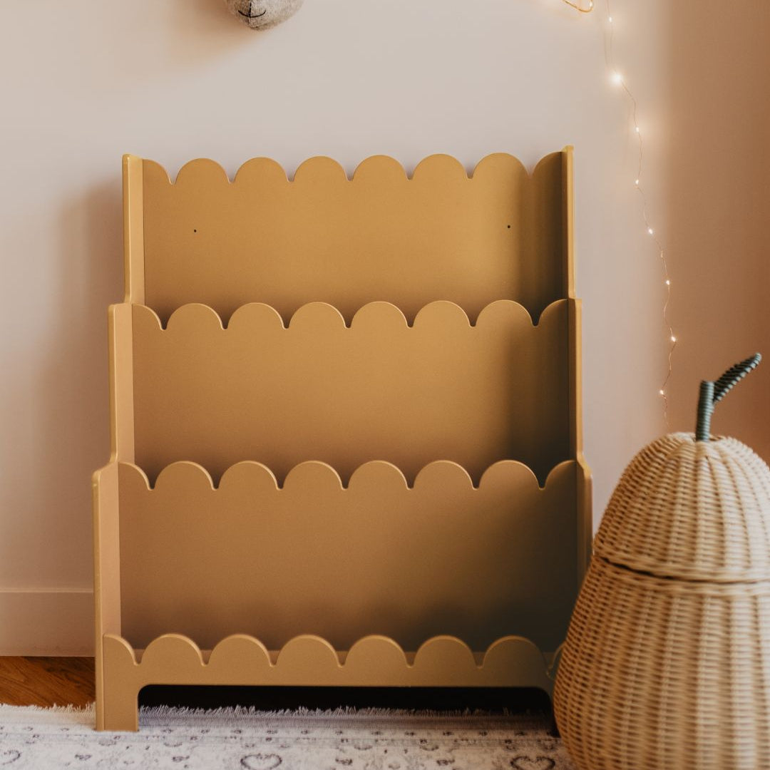 PRE-ORDER Boekenrek vintage okergeel