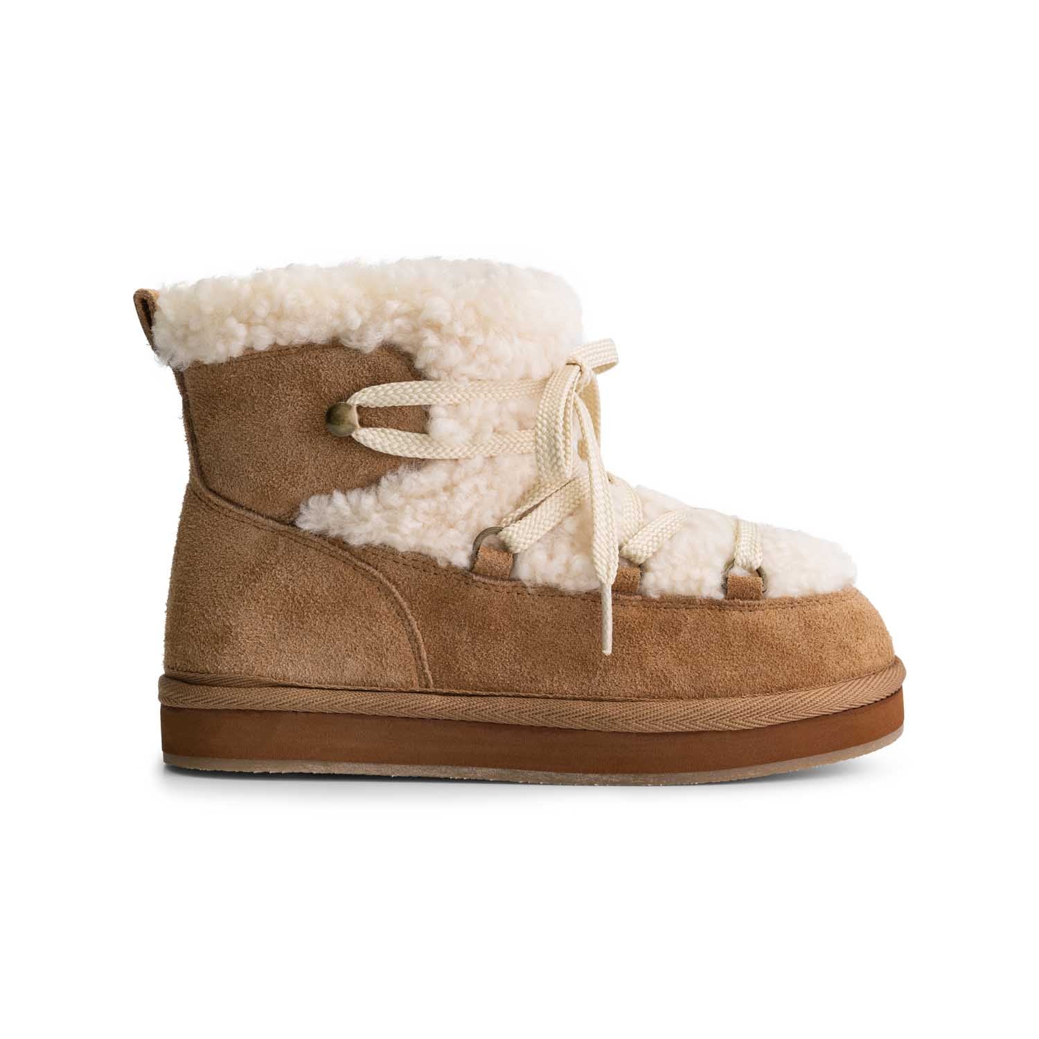 Charlie Petit nadie boots camel zijaanzicht. 