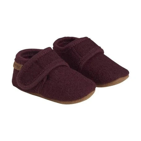 Babyslofjes wool winetasting