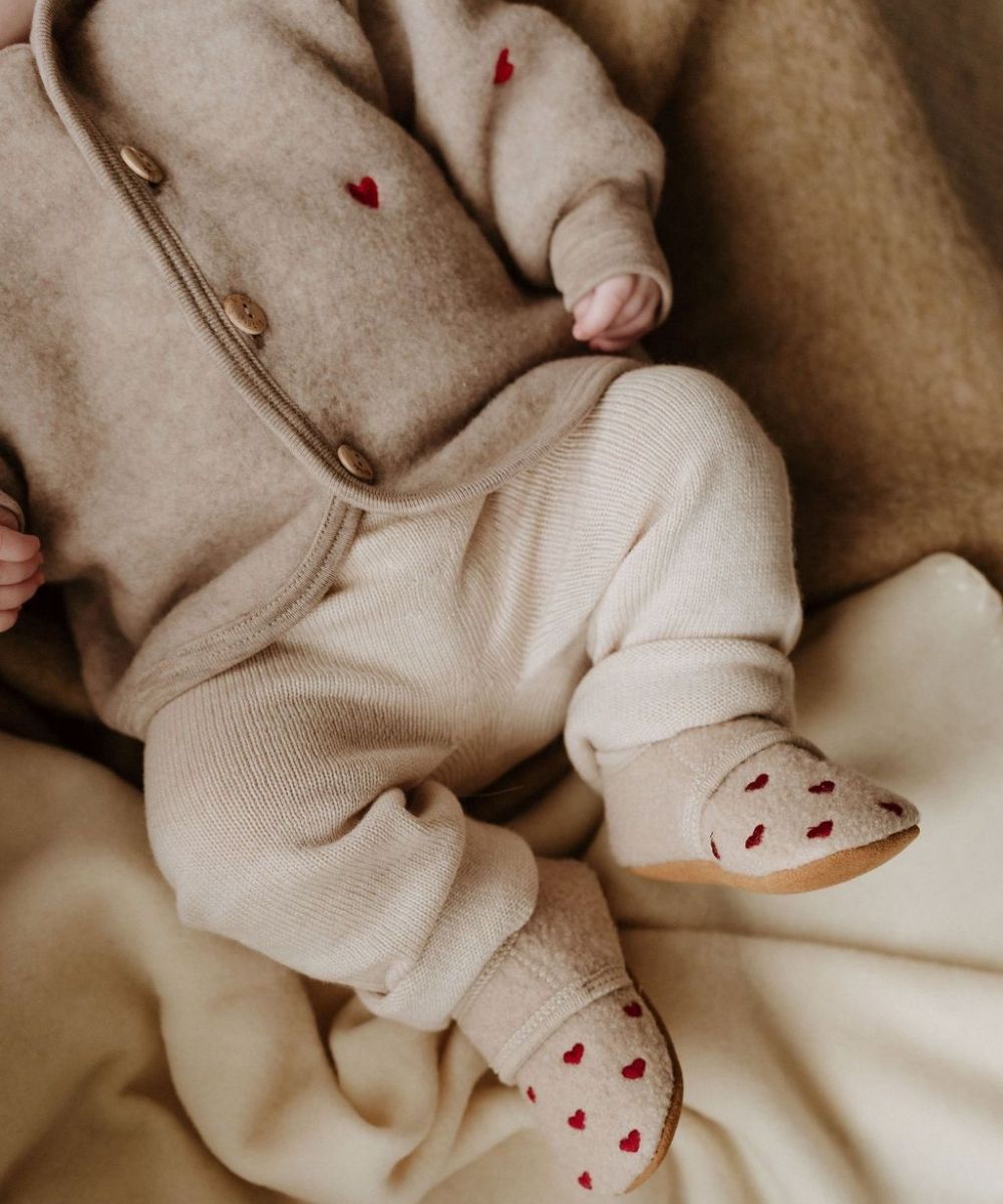 Jasje wolfleece hartjes sand limited edition