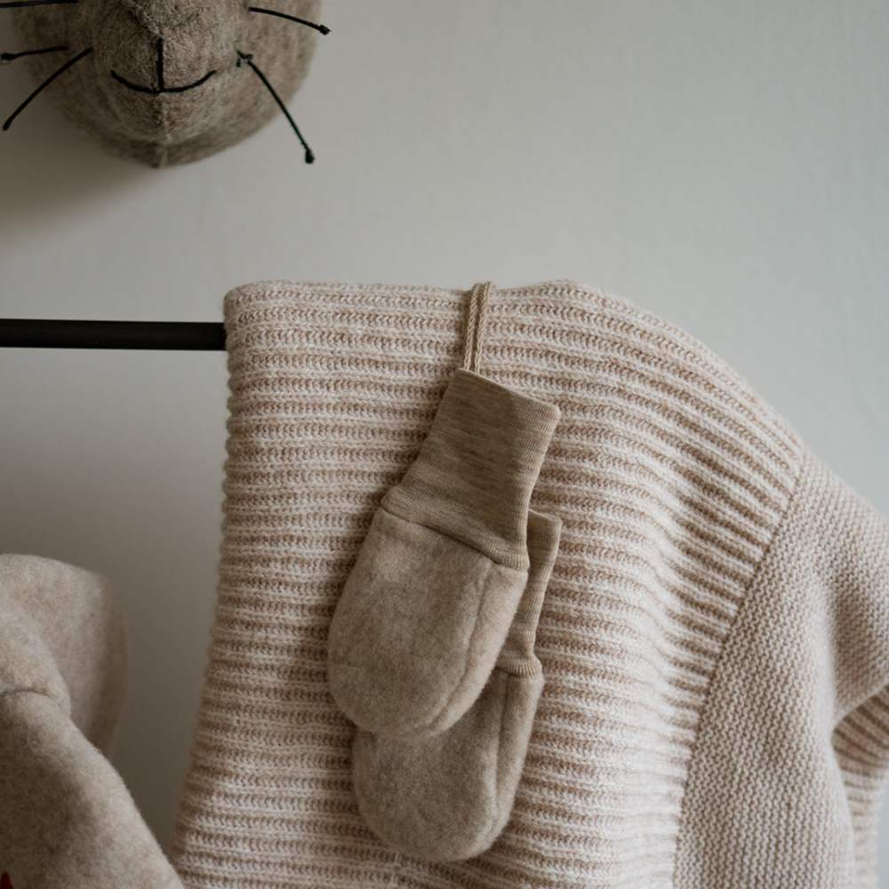 Wolfleece wantjes sand