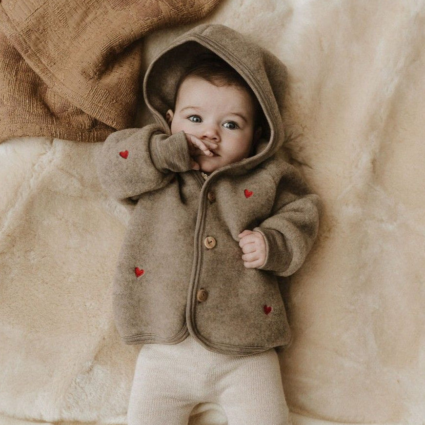 Jasje wolfleece hartjes walnoot limited edition