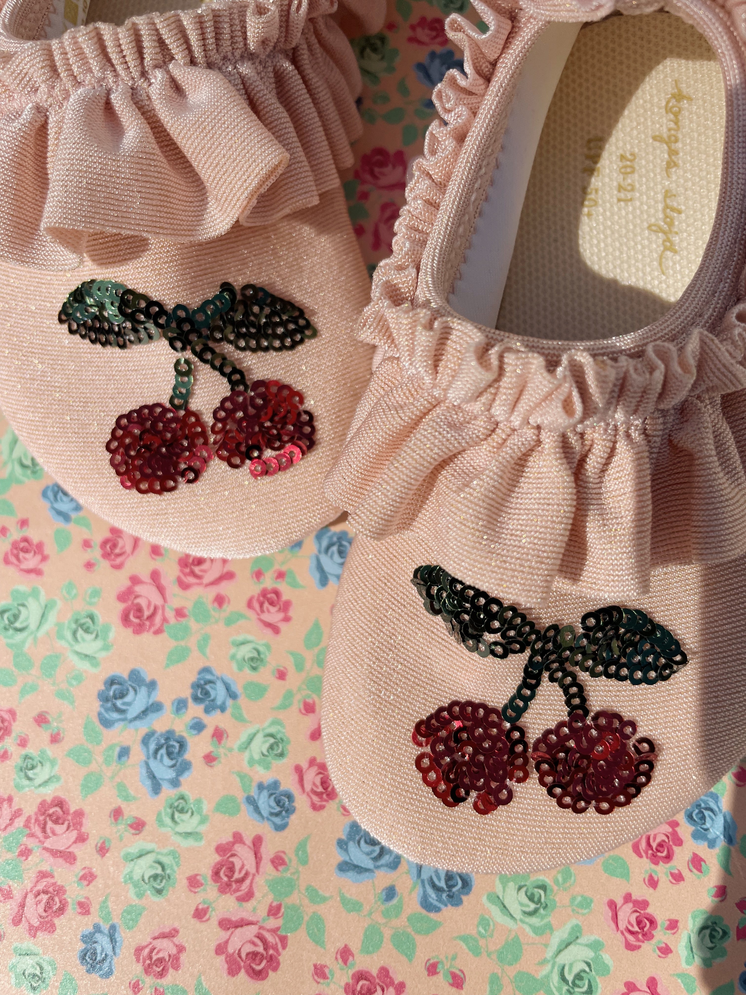 Zwemschoenen cherry frill