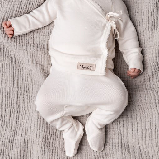 Legging voor baby's (newborn) in het wit van Mar Mar Copenhagen.