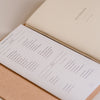 Boek voor moeders om herinneringen in om te schrijven over het moederschap van Nona.