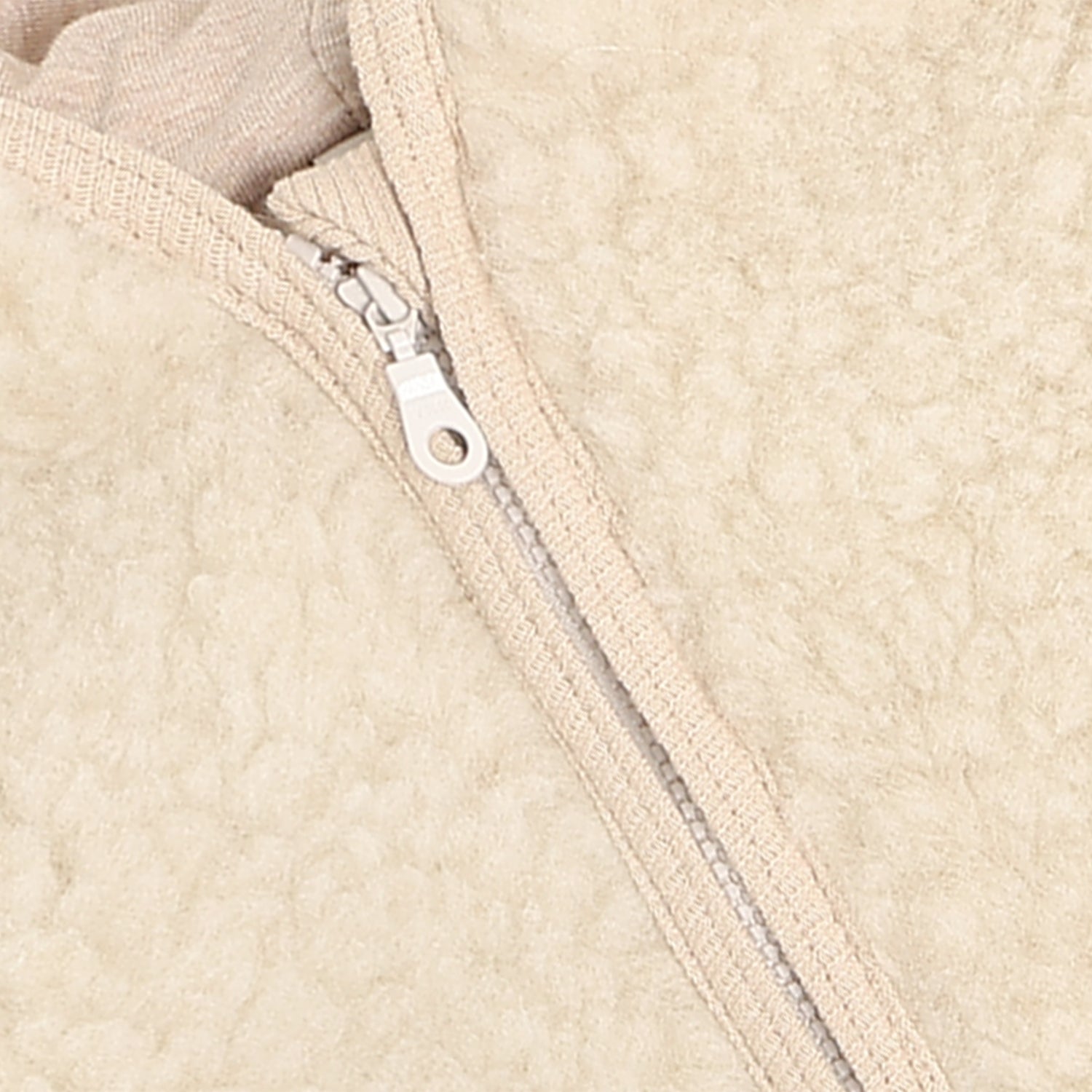 Onesie wolfleece cement