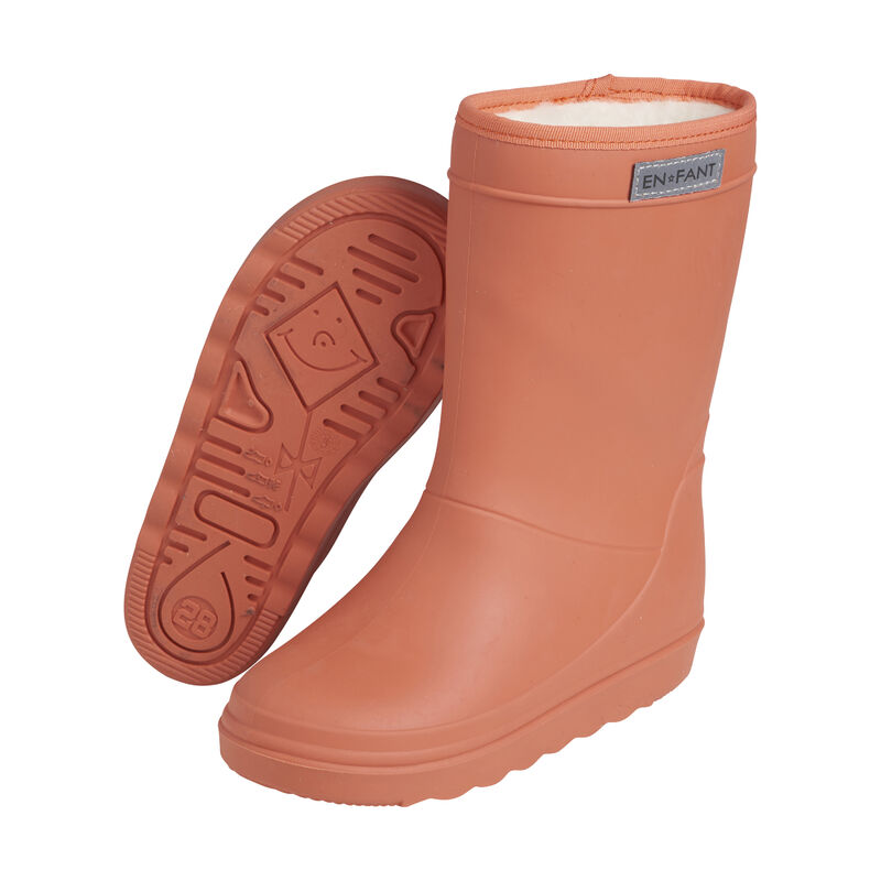 De thermoboots zijn gevoerd met wol aan de binnenzijde. De regenlaarzen zijn van ENFANT en orange rust van kleur.