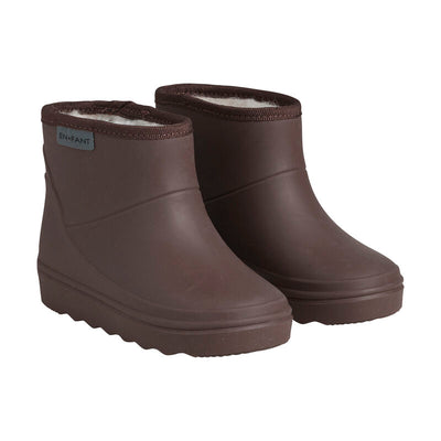 De thermoboots zijn gevoerd met wol aan de binnenzijde. De regenlaarzen zijn van ENFANT en coffee bean van kleur.