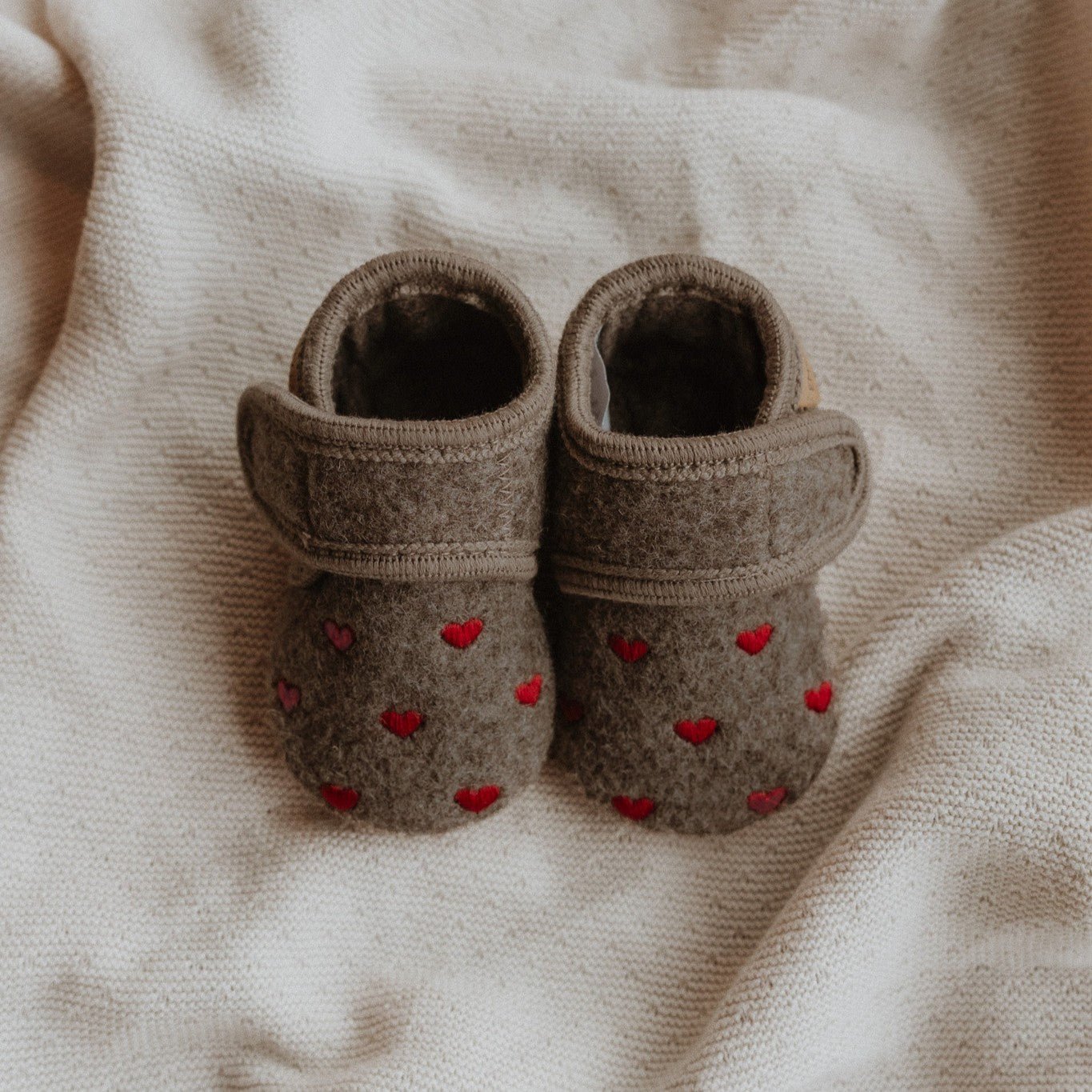 Babyslofjes hartjes limited edition walnoot - Charly's