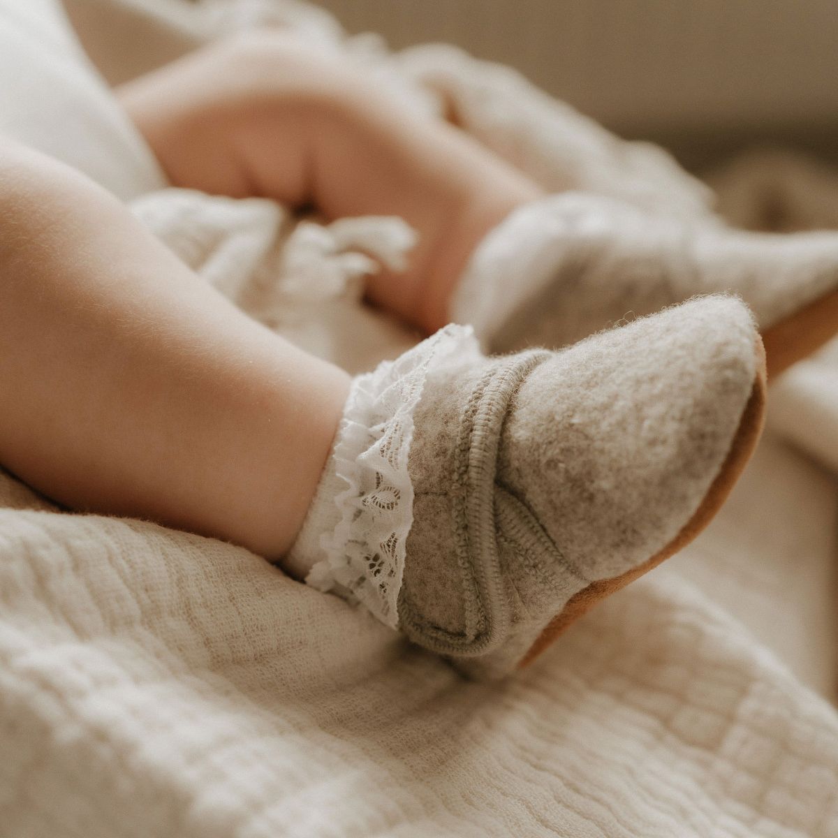 Babyslofjes wool sand melange - Charly's