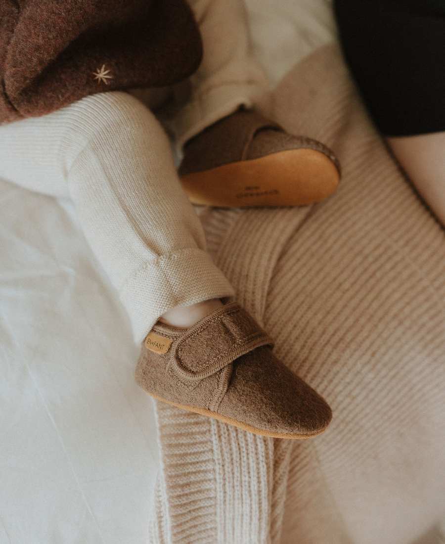 Babyslofjes wool bruin limited edition
