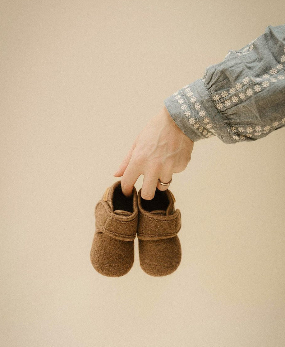 Babyslofjes wool bruin limited edition
