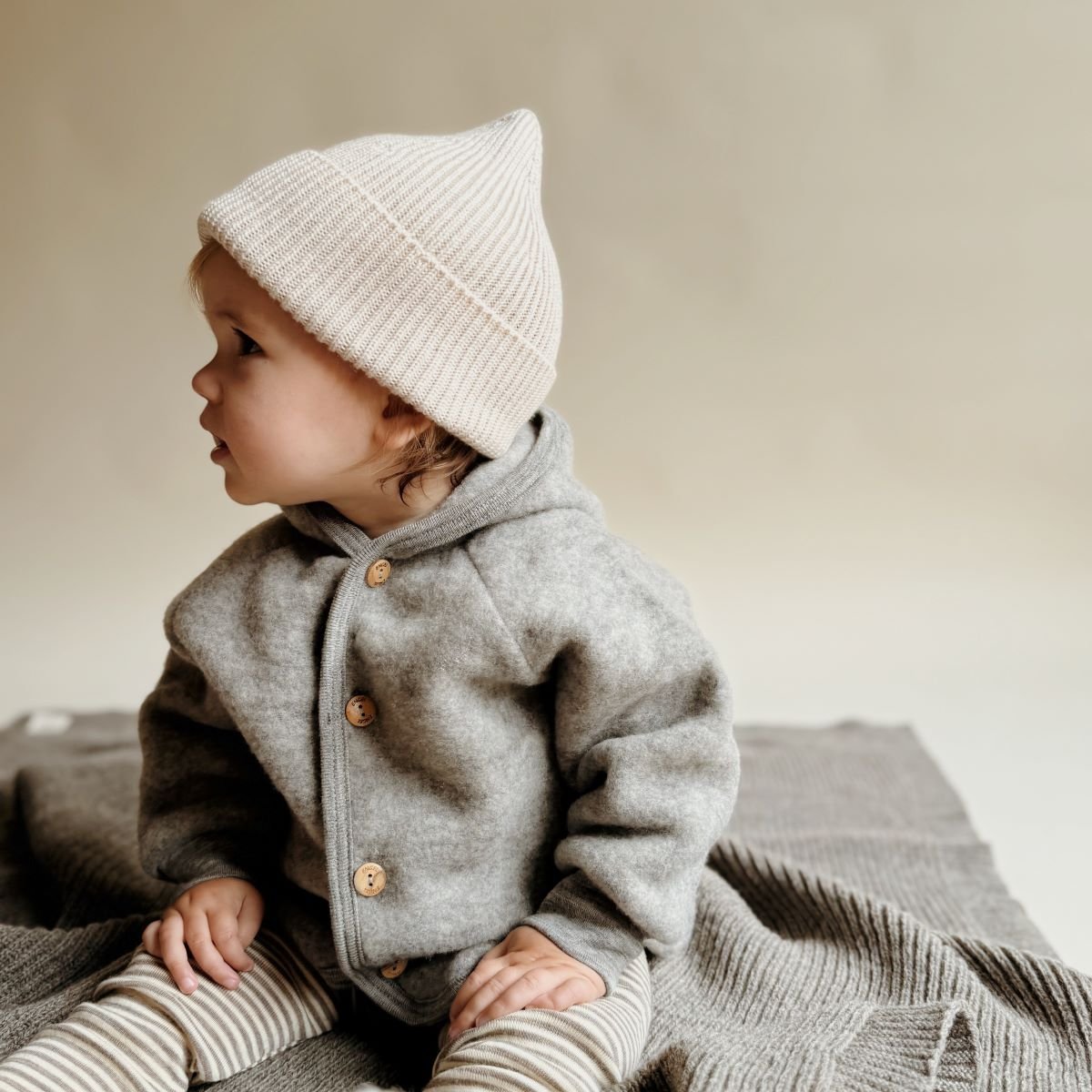 Wollen babykleding van wol en zijde – zacht & puur Wollen babykleding van wol en zijde – zacht & puur