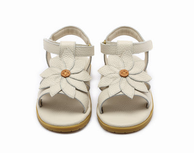 Leren zomer sandalen in de vorm van een daisy voor kinderen (meisjes) van Donsje.