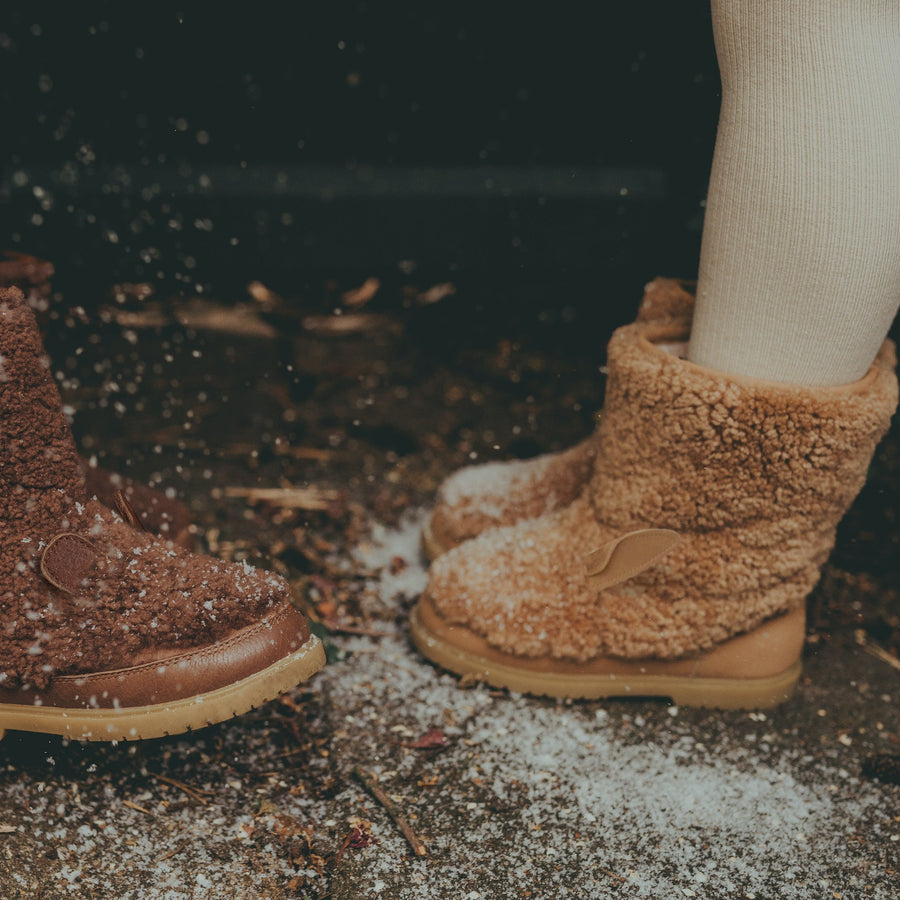 Wol gevoerde boots voor kinderen van het merk Donsje in de kleur bruin