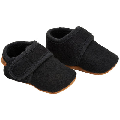 Babyslofjes wool Enfant in de kleur zwart met klittenband sluiting voor baby's.