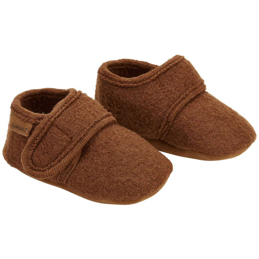 Babyslofjes wool Enfant in de kleur bruin met klittenband sluiting voor baby's.