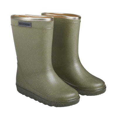 De thermoboots zijn gevoerd met wol aan de binnenzijde. De regenlaarzen zijn van ENFANT en groen glitter van kleur.