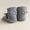 Gebreide booties voor baby's in de kleur grijs van HVID.