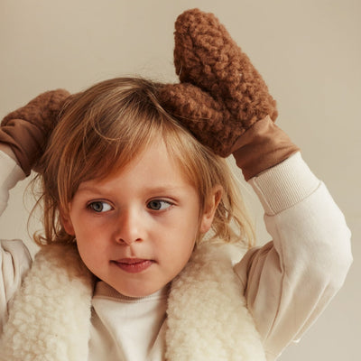 Warme wollen bruine handschoenen voor kinderen gemaakt van schapenwol van het merk binibamba