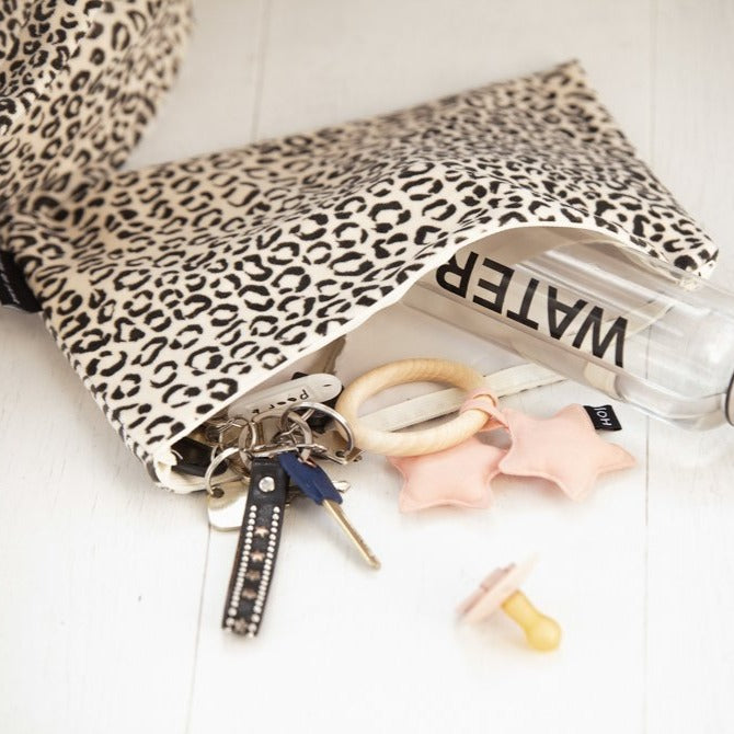 Leopard clutch van merk House of Jamie.