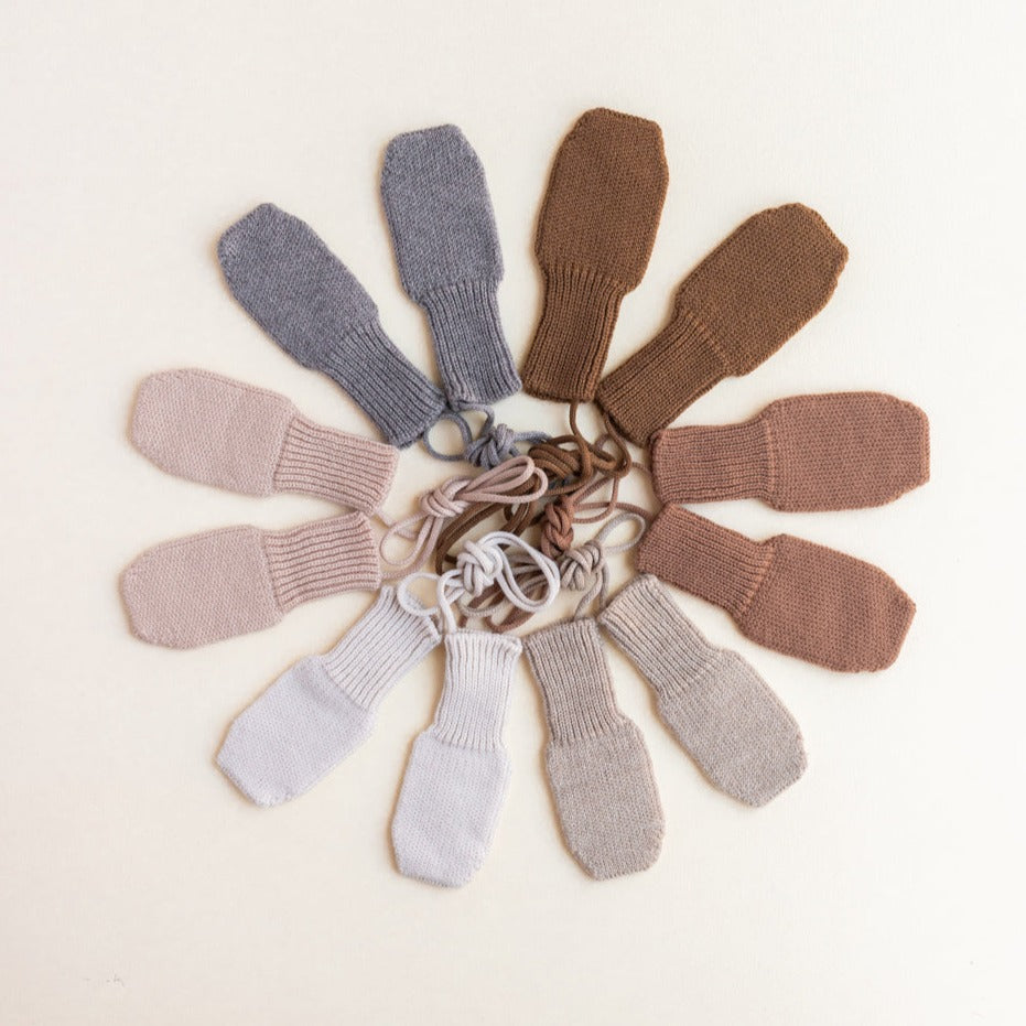 Gebreide handschoenen voor baby's / kinderen in verschillende kleuren van HVID.