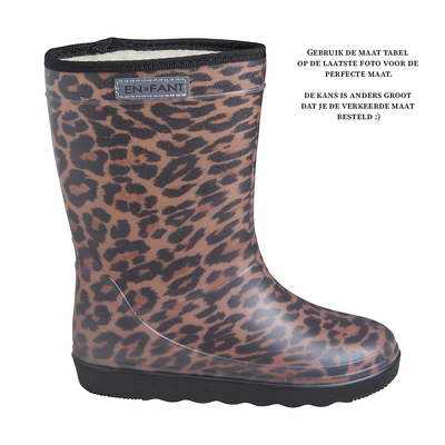 De thermoboots zijn gevoerd met wol aan de binnenzijde. De regenlaarzen zijn van ENFANT en Leopard print van kleur.