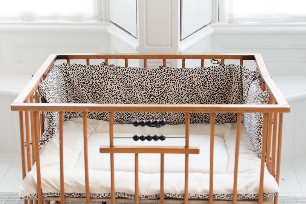 Bed Bumper Snow Leopard - Charly's