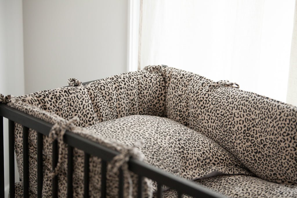 Bed Bumper Snow Leopard - Charly's