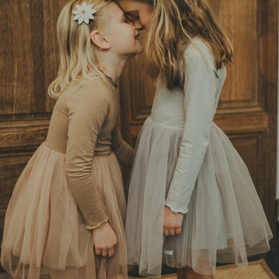Jurkje gemaakt van tule in de levender grey voor meisjes (kinderen) van Donsje.