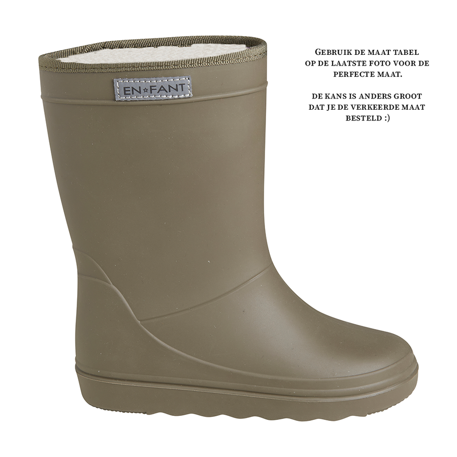 De thermoboots zijn gevoerd met wol aan de binnenzijde. De regenlaarzen zijn van ENFANT en groen van kleur.